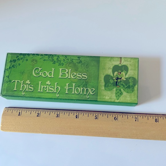 Two Kelly Green Irish Decorations Featuring Shamrocks and Witty Verbiage. - Picture 6 of 9